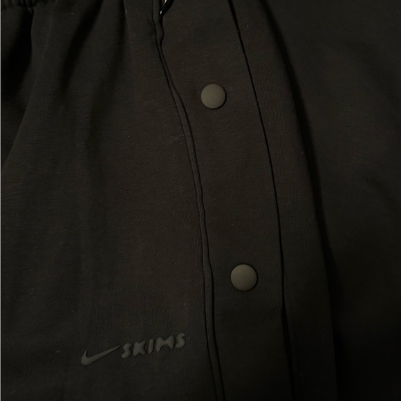 NikeSKIMS Matte Tricot
Women's Side-Snap Pants - Picture 4 of 15